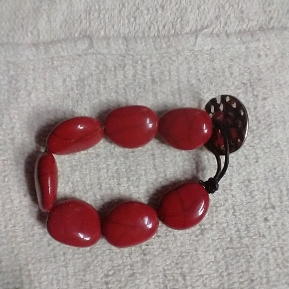 Red beads leather cord silvertone follow your passion button closure bracelet - Picture 2 of 3